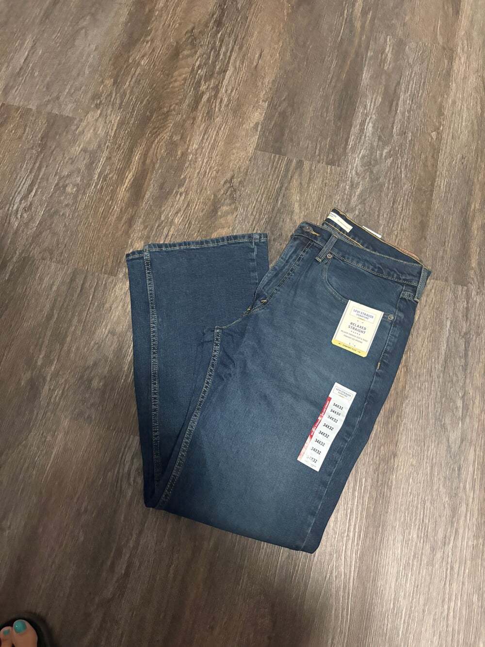 Levis Strauss & Co 34x32 Relaxed Straight Fit Blue Jeans Comfort Flex NWT